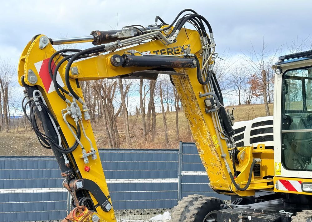 2015 Terex TW85 wheel excavator boom and cab detail 2015 Terex TW85 wheel excavator boom and cab detail