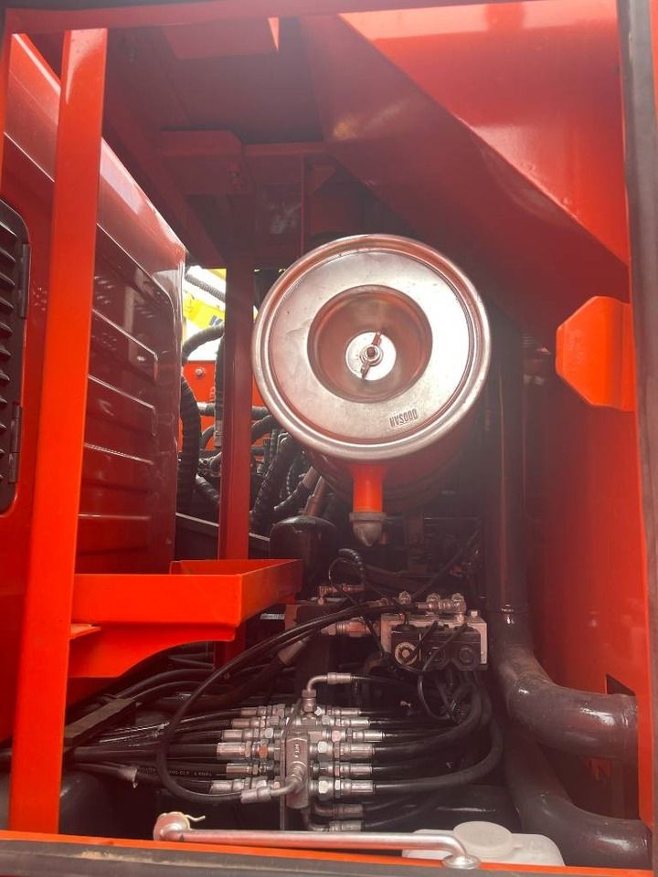 2024 Doosan DX225 crawler excavator engine compartment view 2024 Doosan DX225 crawler excavator engine compartment view