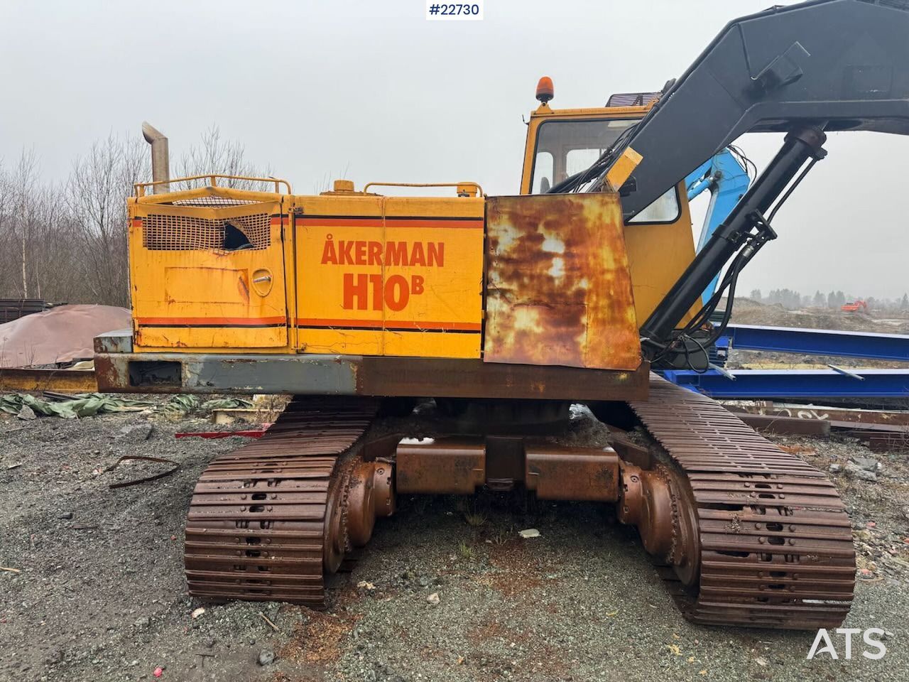 Åkerman H10B crawler excavator, rear three-quarter view Åkerman H10B crawler excavator, rear three-quarter view
