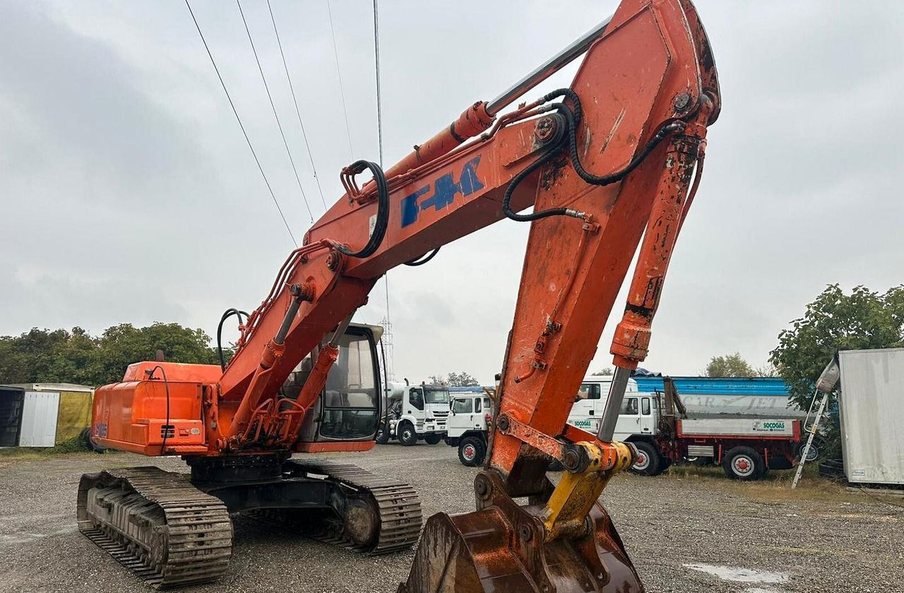 2003 Kobelco EX 285 crawler excavator, front three-quarter view 2003 Kobelco EX 285 crawler excavator, front three-quarter view