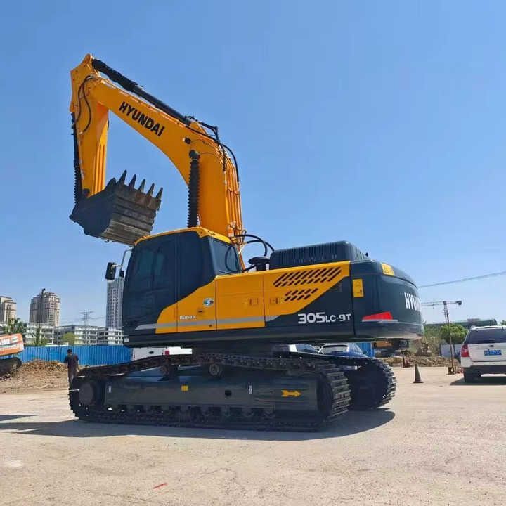 2021 Hyundai 305LC-9T crawler excavator, side profile view