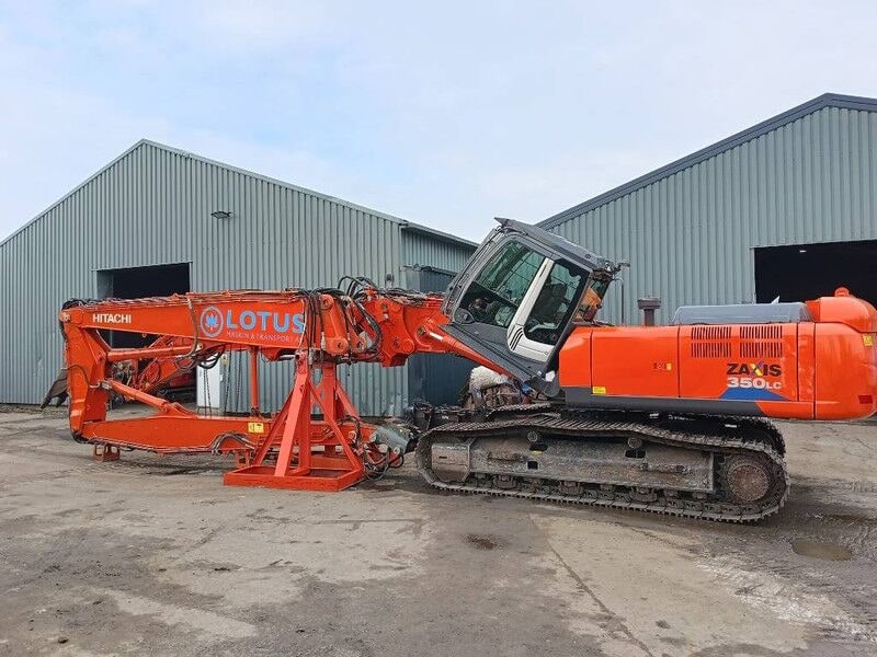 2008 Hitachi Zaxis 350LC crawler excavator side view 2008 Hitachi Zaxis 350LC crawler excavator side view