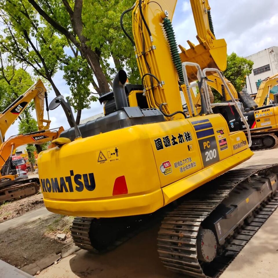 2024 Komatsu PC200 crawler excavator, rear three-quarter view 2024 Komatsu PC200 crawler excavator, rear three-quarter view