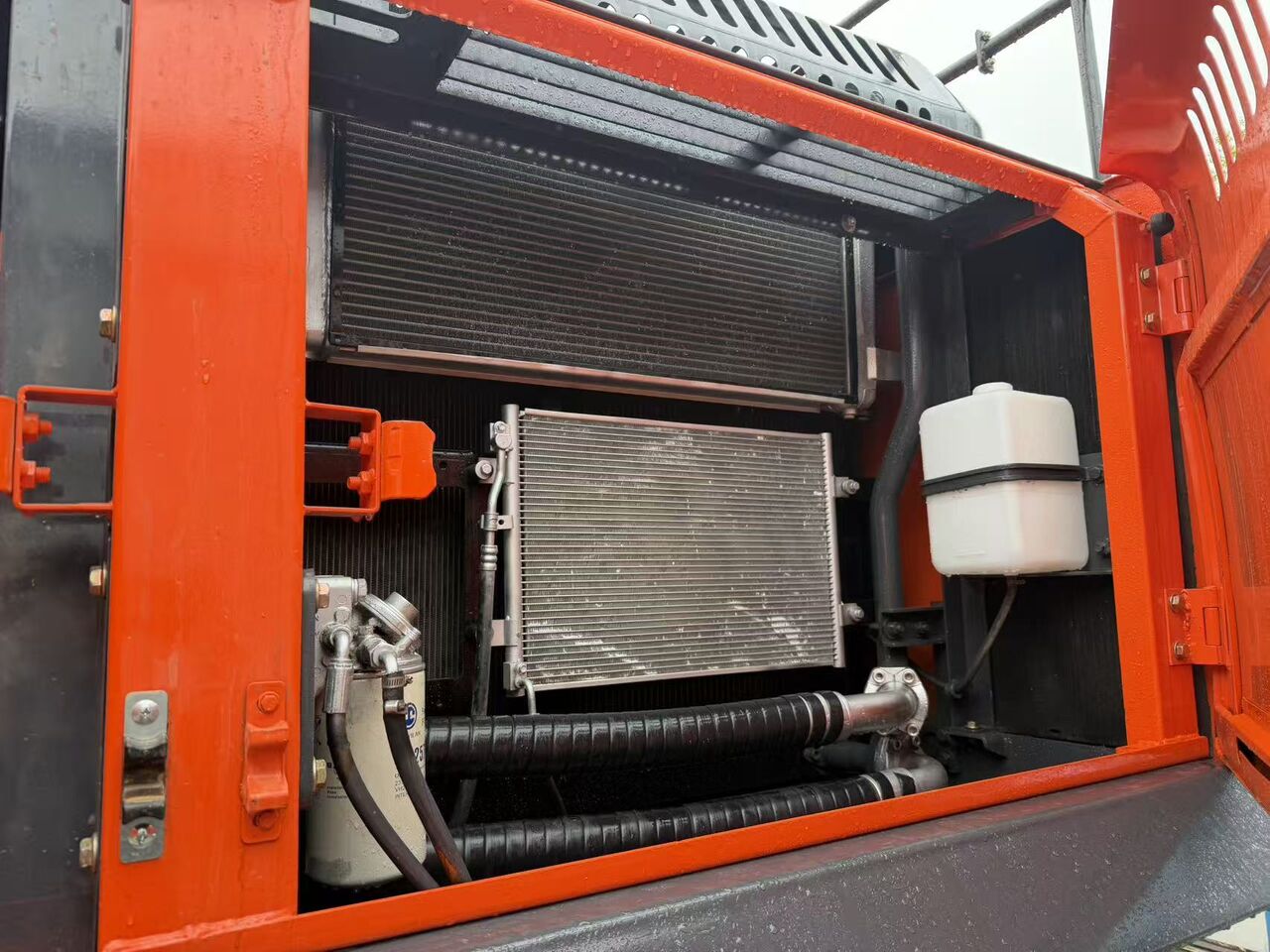 2024 Doosan DX380 crawler excavator engine compartment view 2024 Doosan DX380 crawler excavator engine compartment view