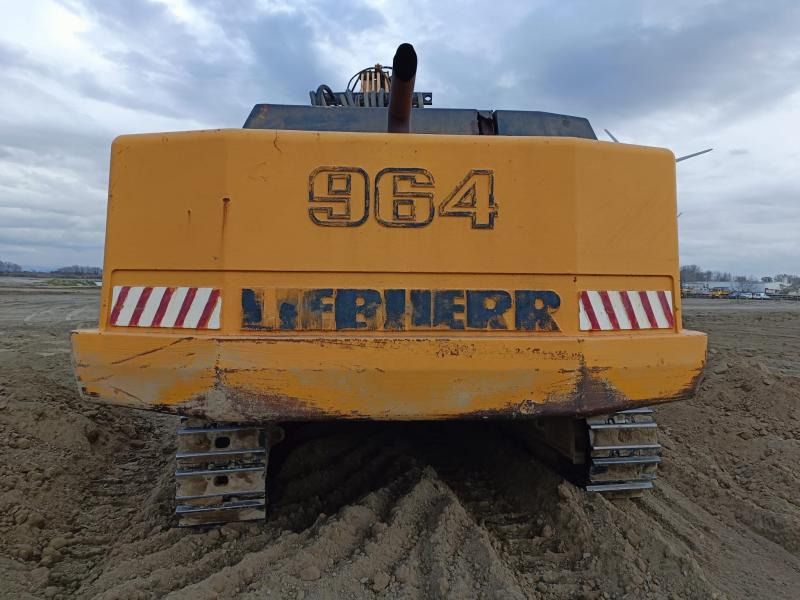 2000 Liebherr R964 crawler excavator rear view
