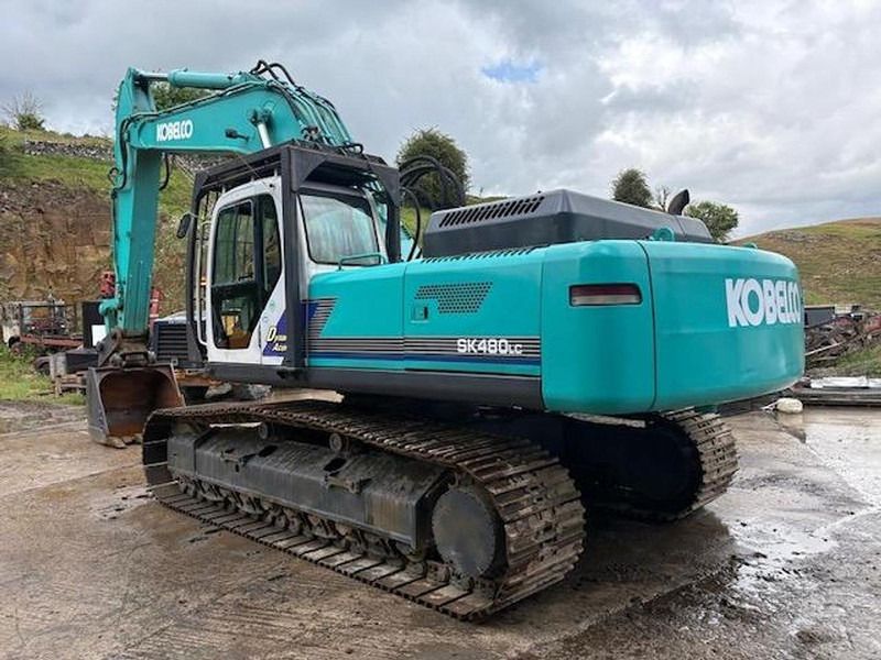 2007 Kobelco SK480LC excavator, rear three-quarter view 2007 Kobelco SK480LC excavator, rear three-quarter view