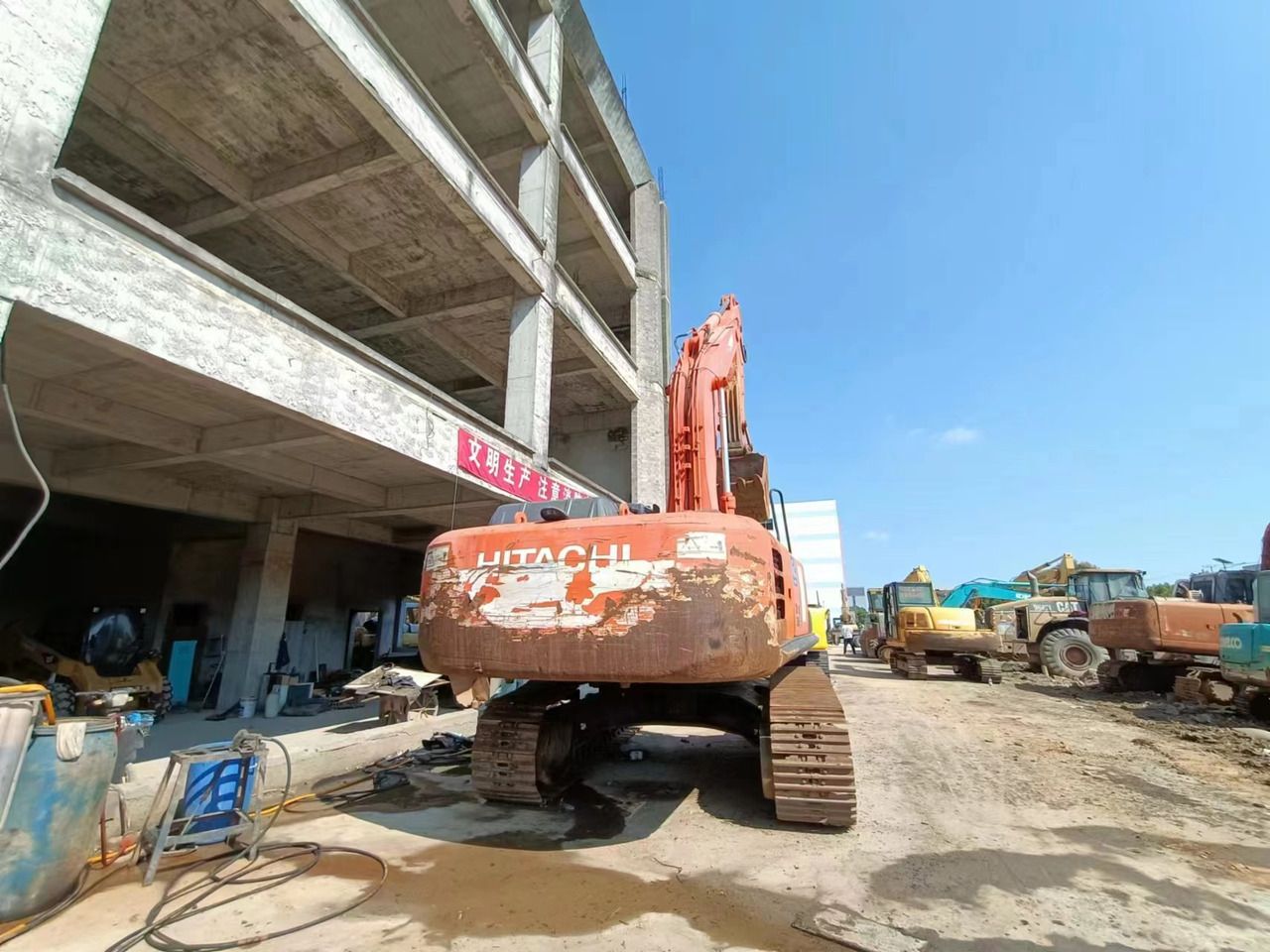 2019 Hitachi ZX360H crawler excavator, rear view 2019 Hitachi ZX360H crawler excavator, rear view