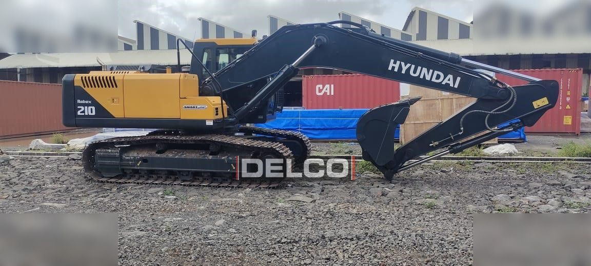 2026 Hyundai Robex 210 crawler excavator side view