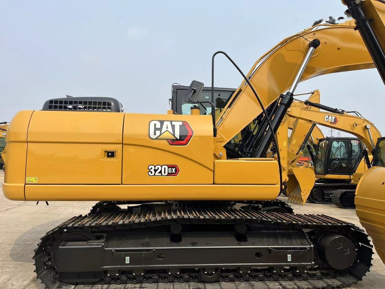 2026 Caterpillar 320GX crawler excavator side view 2026 Caterpillar 320GX crawler excavator side view