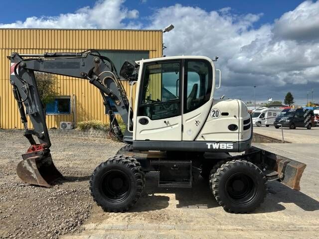 2011 Terex TW85 wheel excavator side view 2011 Terex TW85 wheel excavator side view