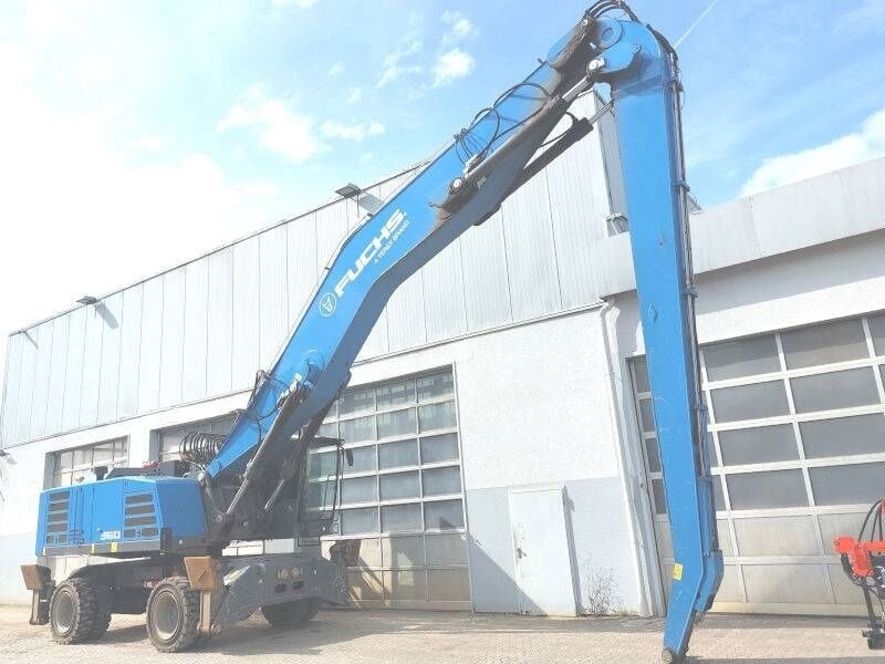 2020 Fuchs MHL360 F material handler, side profile view 2020 Fuchs MHL360 F material handler, side profile view