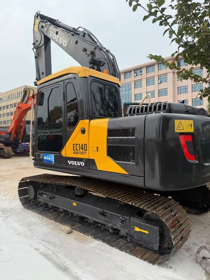 2024 Volvo EC140 crawler excavator, rear three-quarter view 2024 Volvo EC140 crawler excavator, rear three-quarter view