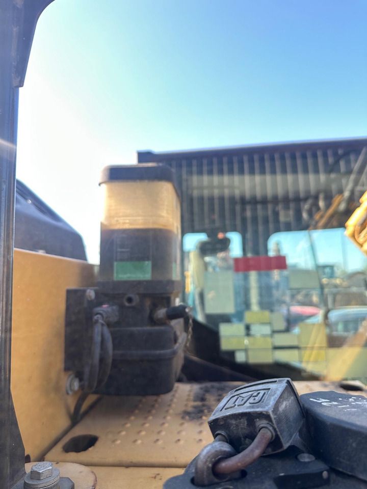 2014 Caterpillar 314ELCR crawler excavator fluid reservoir detail