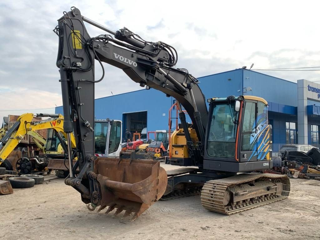 2018 Volvo ECR145EL crawler excavator, side view 2018 Volvo ECR145EL crawler excavator, side view