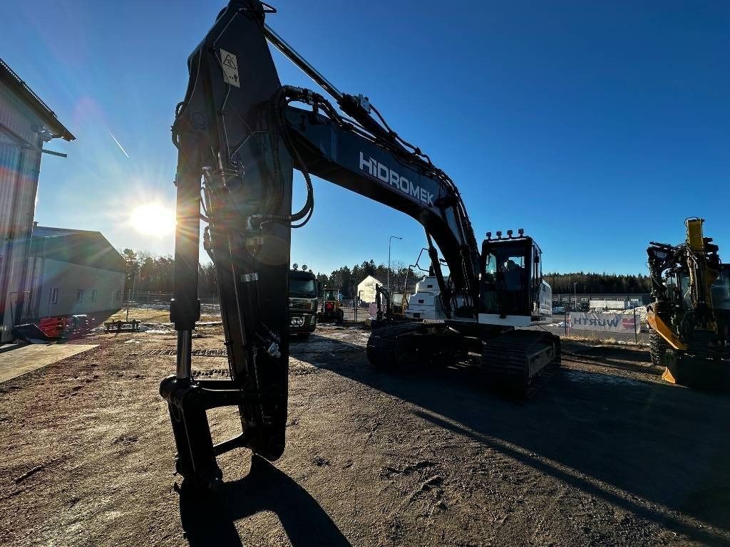 2020 Hidromek 310LC-4F crawler excavator, front three-quarter view 2020 Hidromek 310LC-4F crawler excavator, front three-quarter view