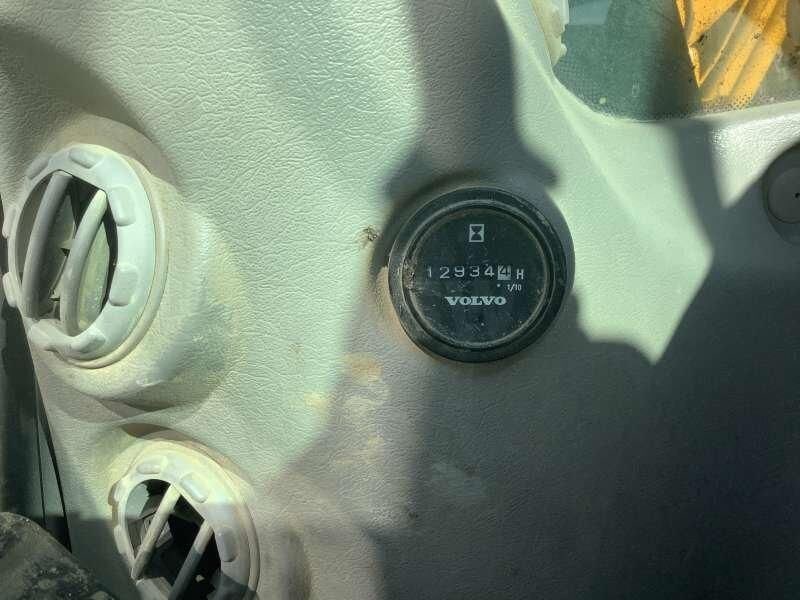 2011 Volvo EC160CL Crawler Excavator interior hour meter