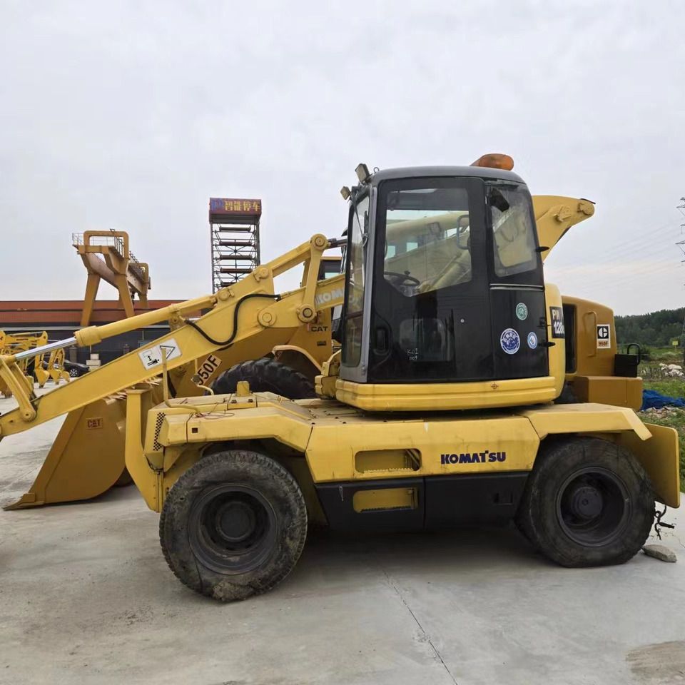 2020 Komatsu PC128US wheel excavator side view 2020 Komatsu PC128US wheel excavator side view