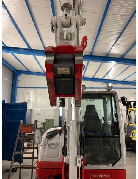 2016 Takeuchi TB260 mini excavator coupler view