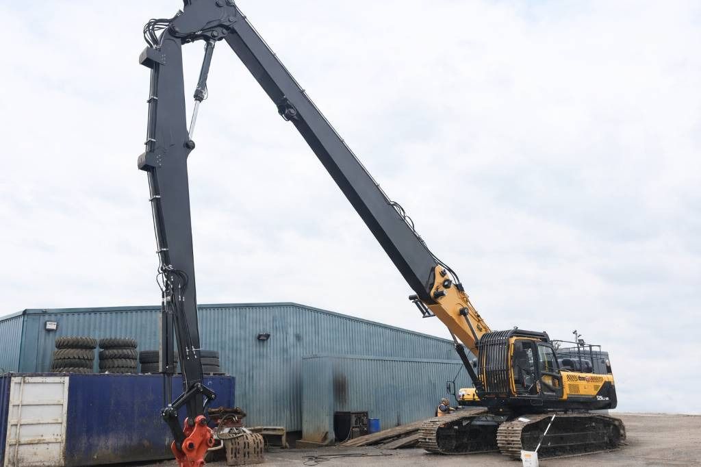 2016 Hyundai R520LC-9A crawler excavator with high-reach demolition boom