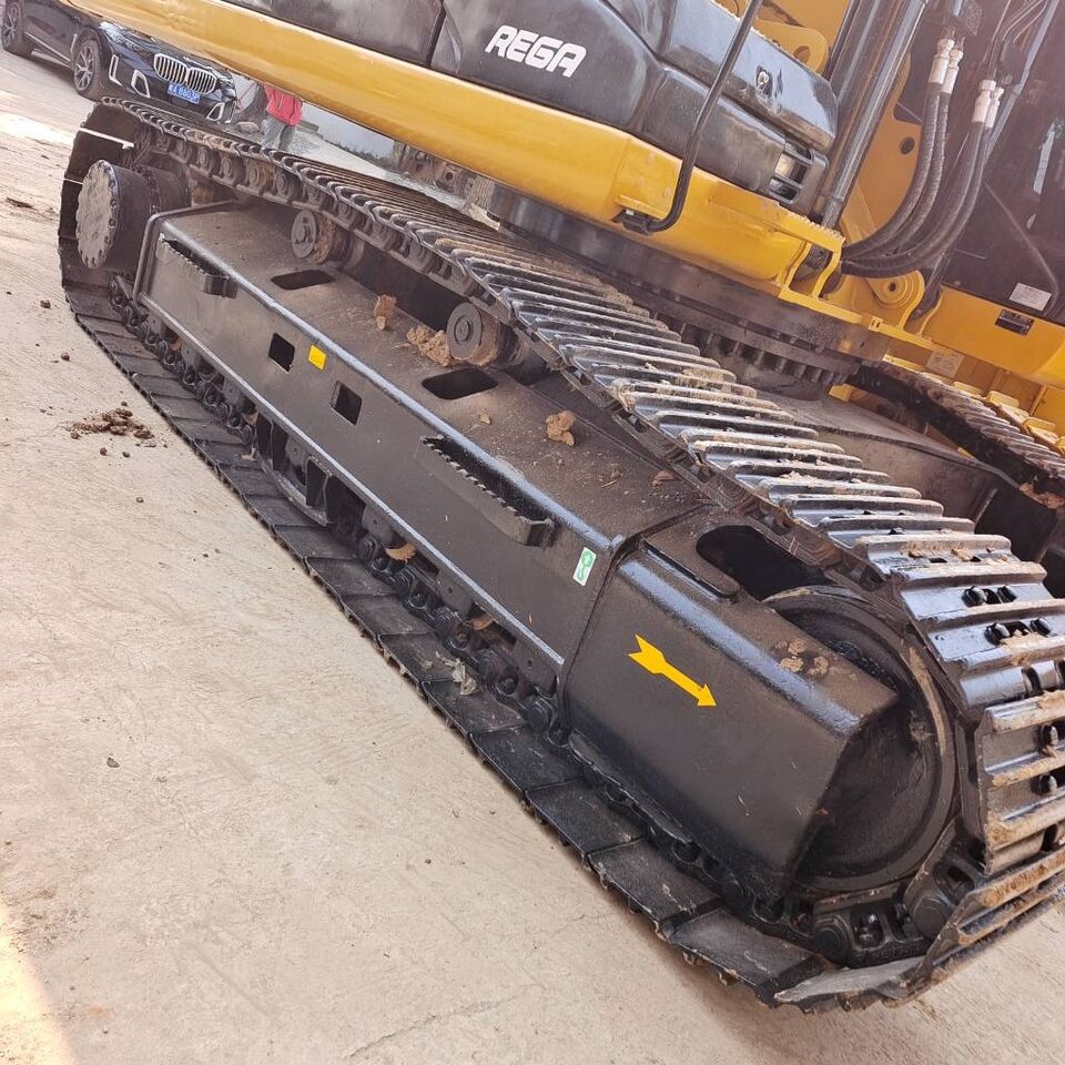 2024 Caterpillar 330D crawler excavator undercarriage view 2024 Caterpillar 330D crawler excavator undercarriage view
