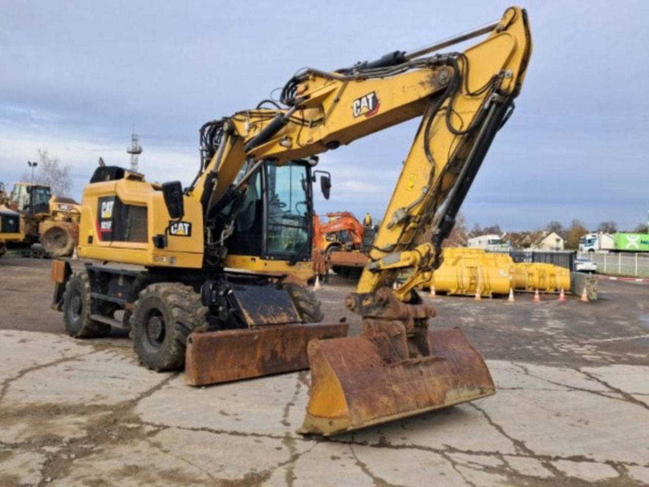 2018 Caterpillar M315F wheel excavator, side view 2018 Caterpillar M315F wheel excavator, side view