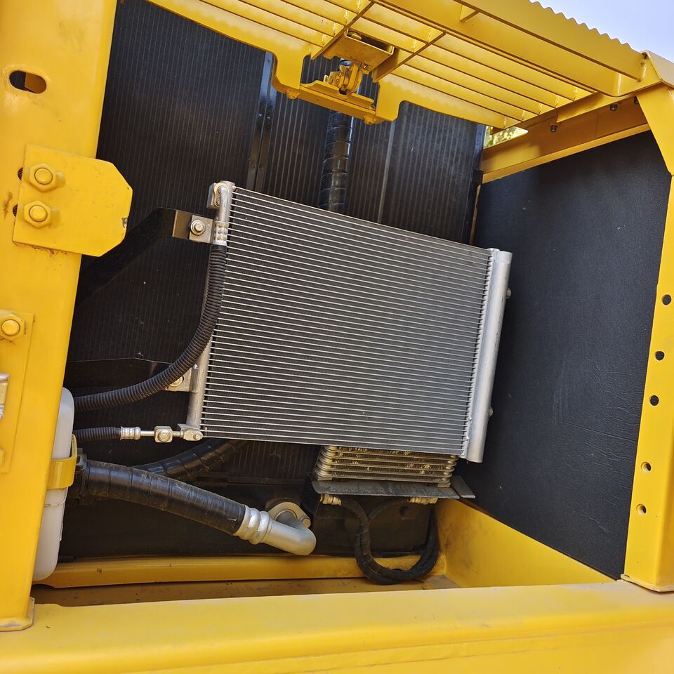 2023 Komatsu PC200-6 crawler excavator cooling system detail