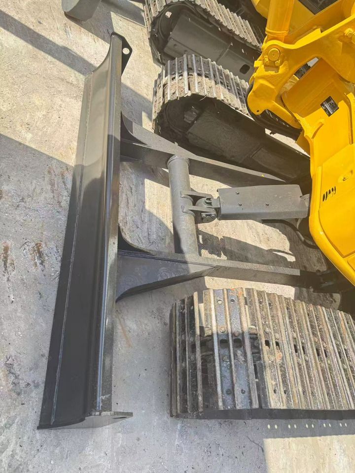 2020 Komatsu PC35 mini excavator backfill blade view 2020 Komatsu PC35 mini excavator backfill blade view