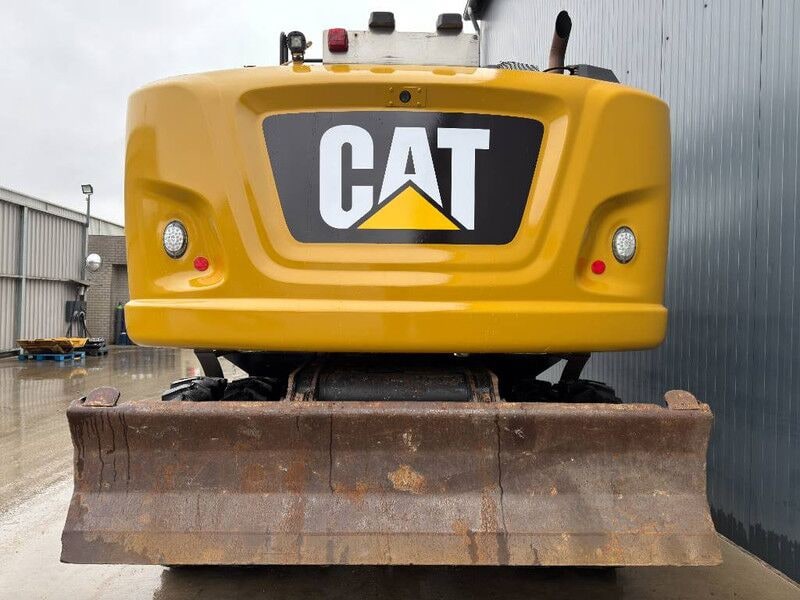 2015 Caterpillar M318F wheel excavator rear view 2015 Caterpillar M318F wheel excavator rear view