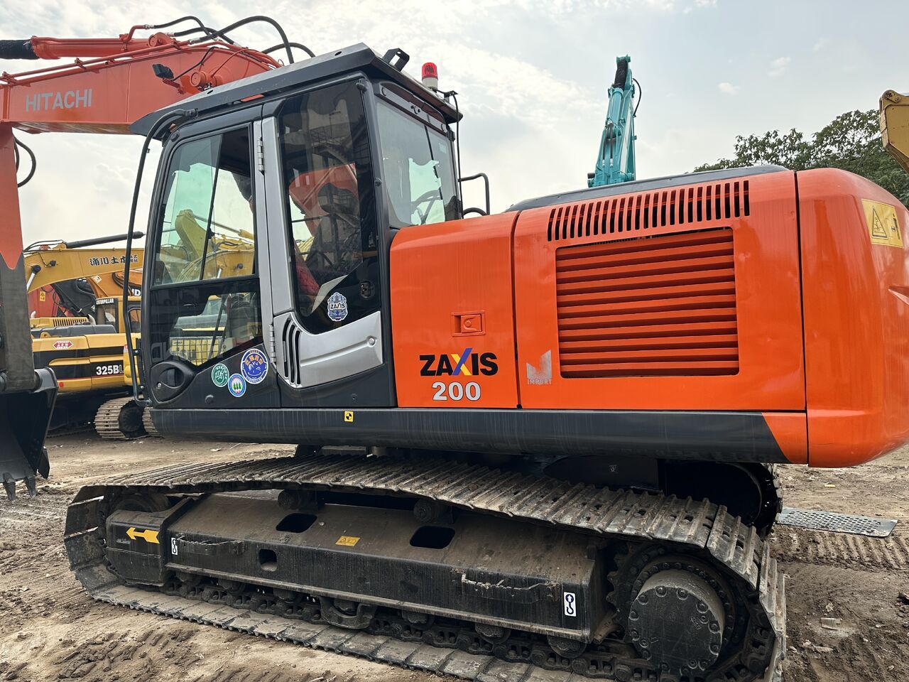 2022 Hitachi Zaxis 200 crawler excavator side view 2022 Hitachi Zaxis 200 crawler excavator side view