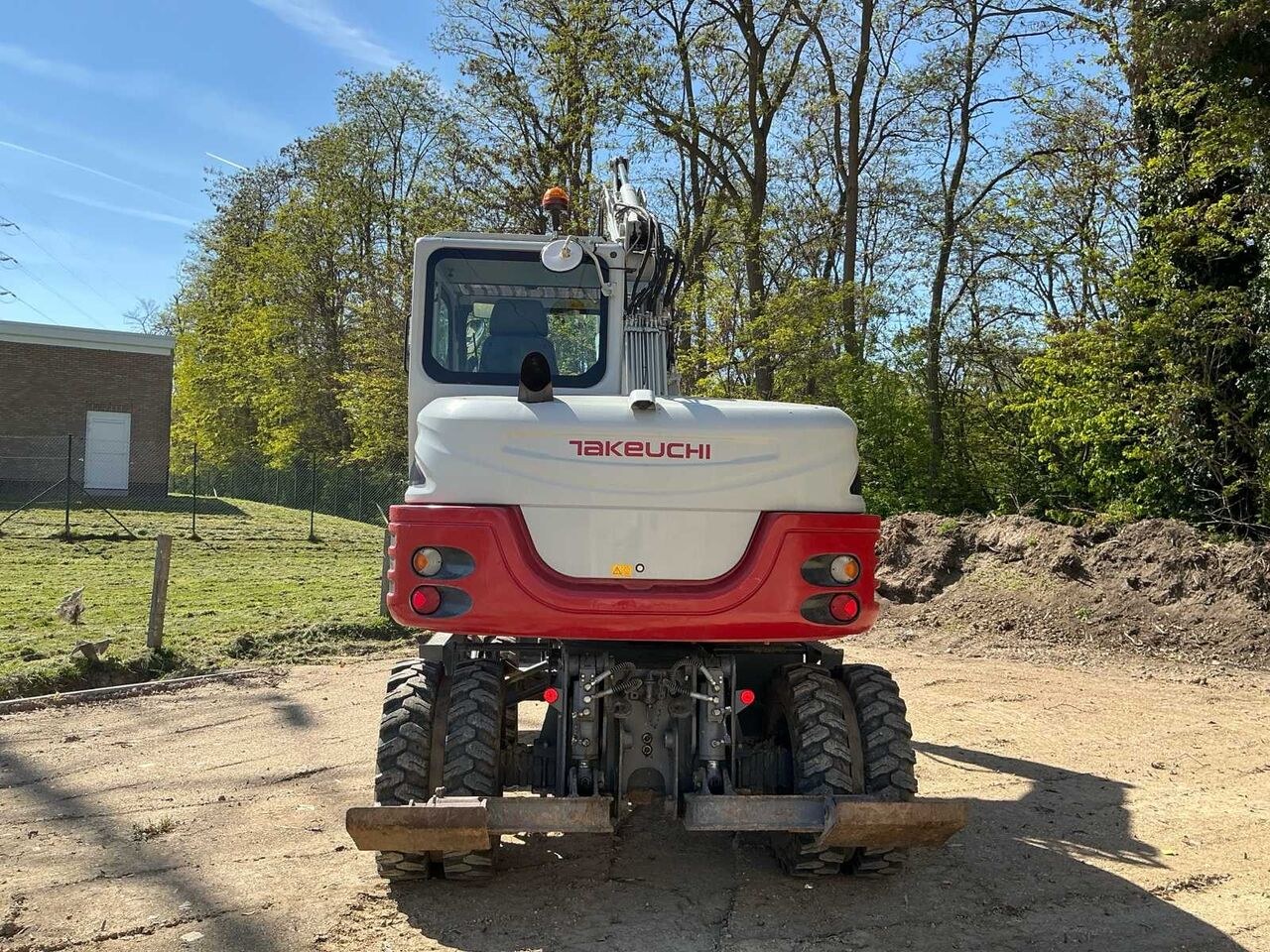 2018 Takeuchi TB295W wheel excavator rear view 2018 Takeuchi TB295W wheel excavator rear view