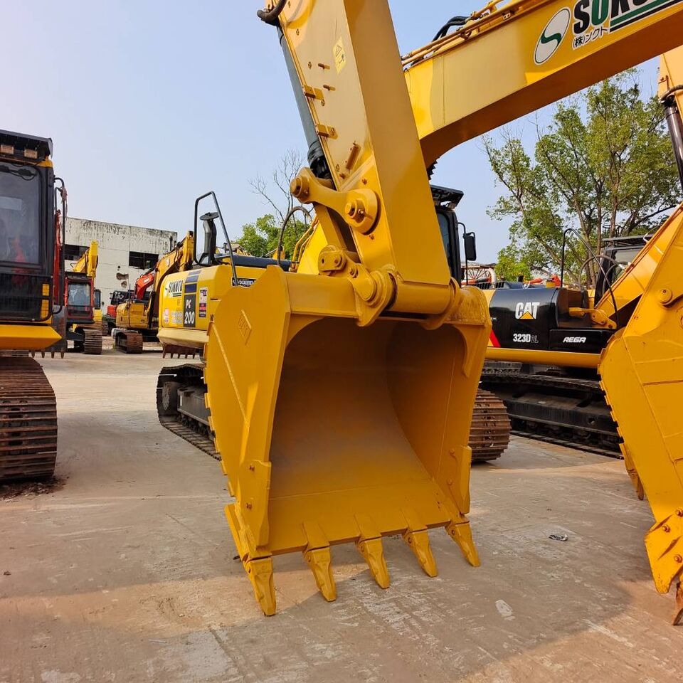 2024 Caterpillar 336GC crawler excavator front view of bucket