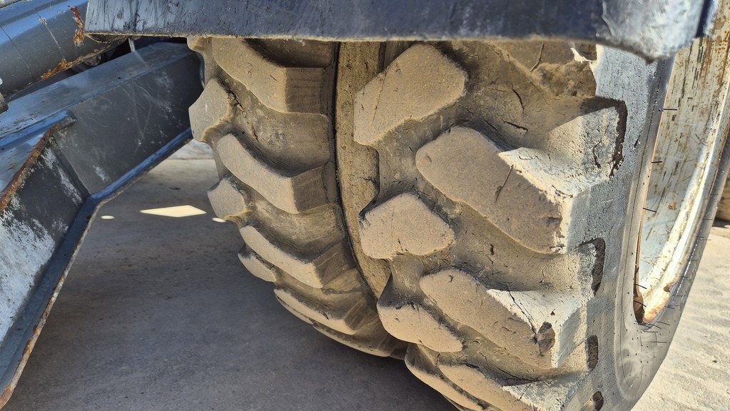 2021 Wacker Neuson EW100 wheel excavator tire detail 2021 Wacker Neuson EW100 wheel excavator tire detail