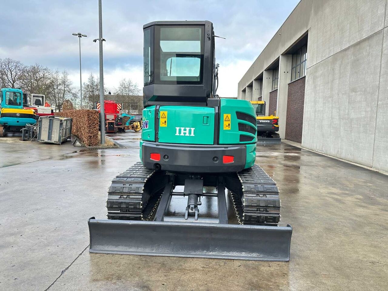 2016 IHI 50V4 mini excavator, rear view 2016 IHI 50V4 mini excavator, rear view