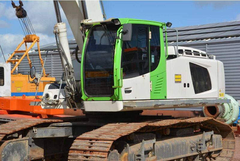 2015 Liebherr R946LC-V crawler excavator cab and upper structure view
