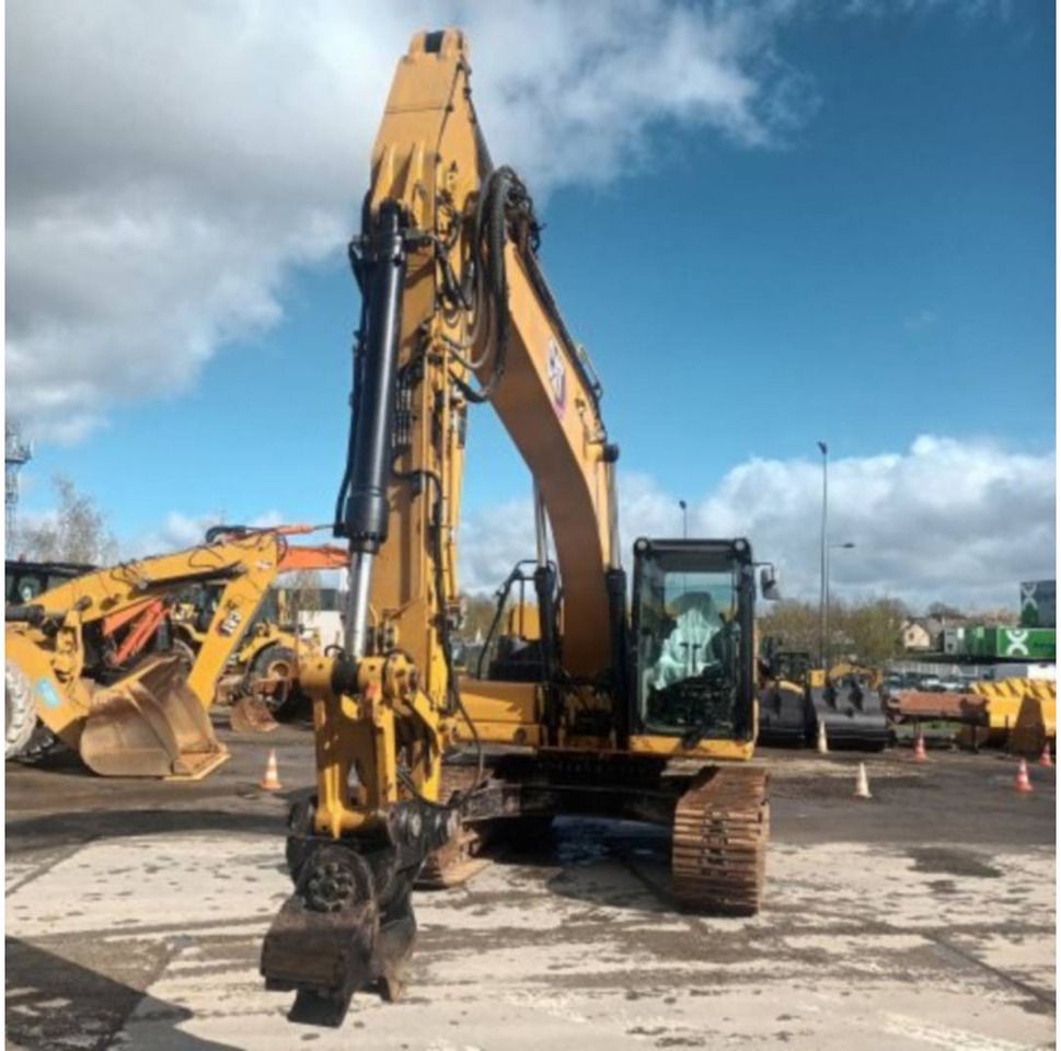 2020 Caterpillar 320 crawler excavator, front view
