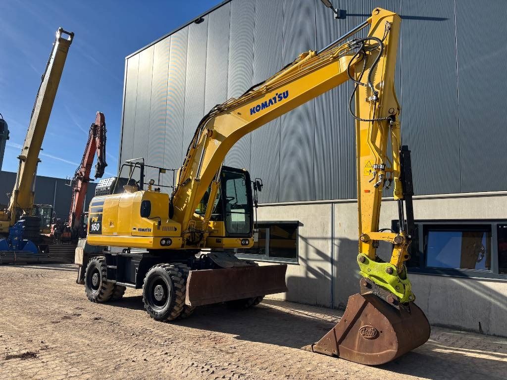 2019 Komatsu PW160-11 wheel excavator, side view