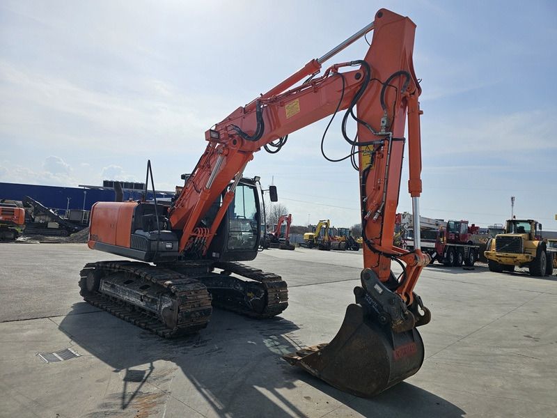 2014 Hitachi ZX160LC-5B crawler excavator, side view 2014 Hitachi ZX160LC-5B crawler excavator, side view