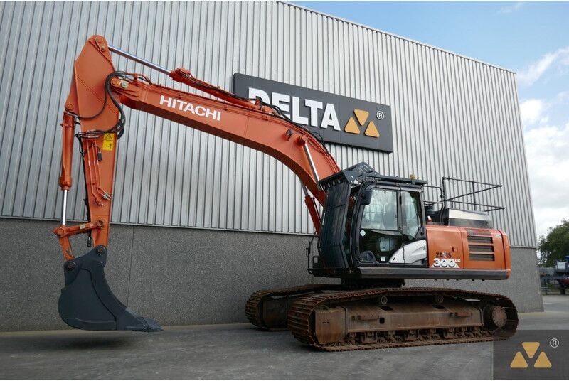 2019 Hitachi Zaxis 300LC crawler excavator side view