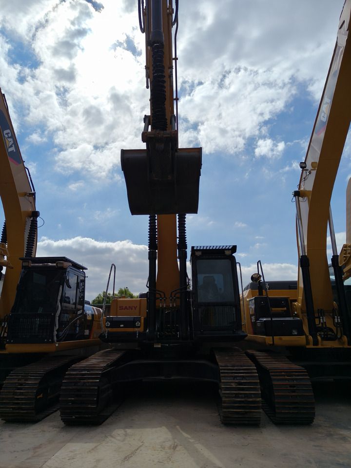 Sany SY365H crawler excavator, front view