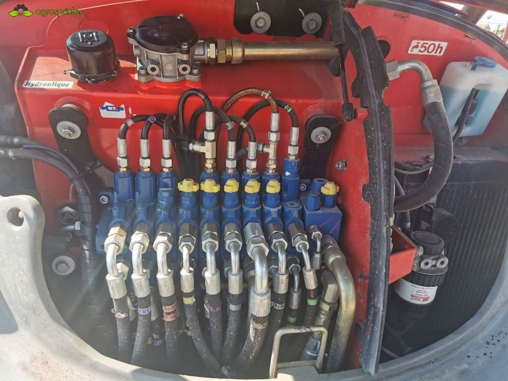 2014 JCB 8050 mini excavator engine compartment view 2014 JCB 8050 mini excavator engine compartment view