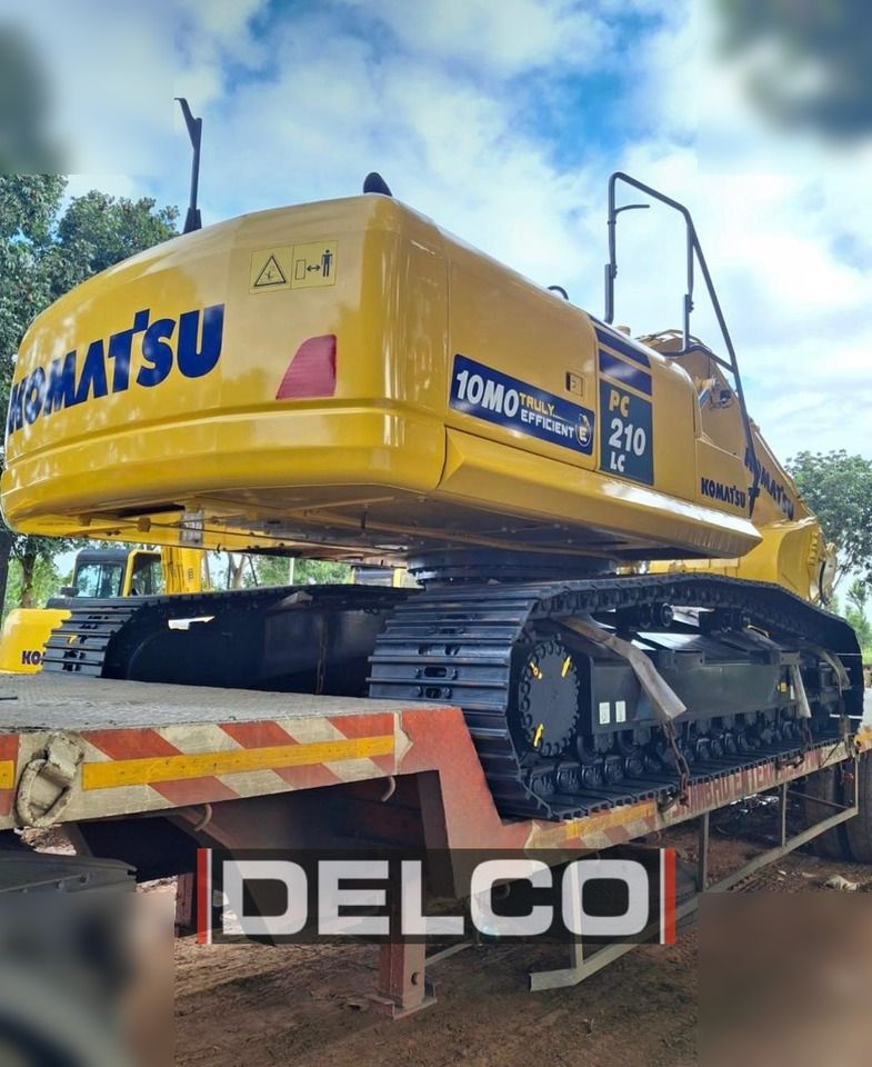 2026 Komatsu PC210LC-10 crawler excavator rear view 2026 Komatsu PC210LC-10 crawler excavator rear view