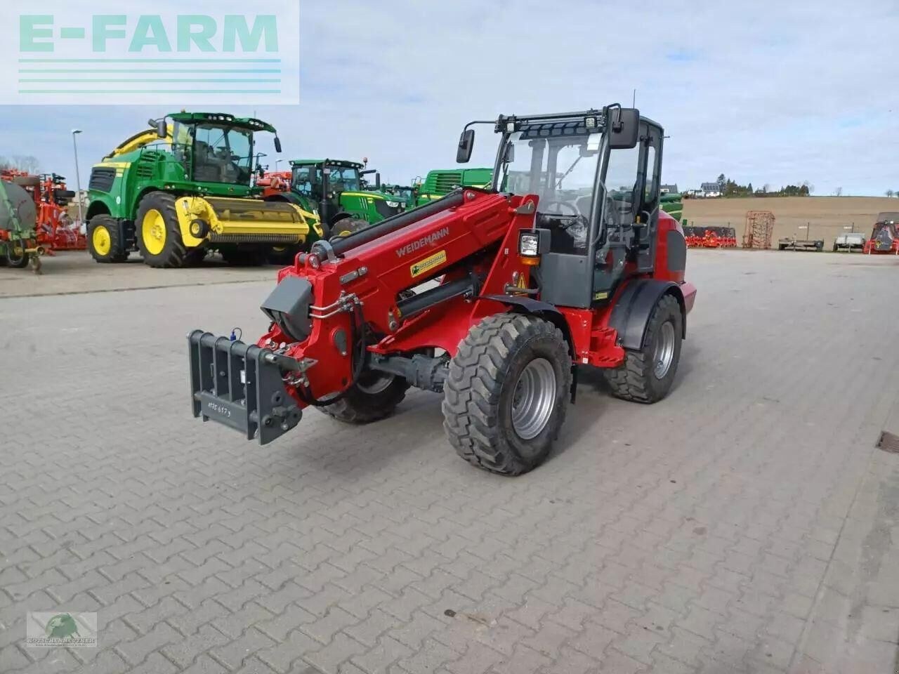 2024 Weidemann 3080LPT wheel loader, front three-quarter view 2024 Weidemann 3080LPT wheel loader, front three-quarter view