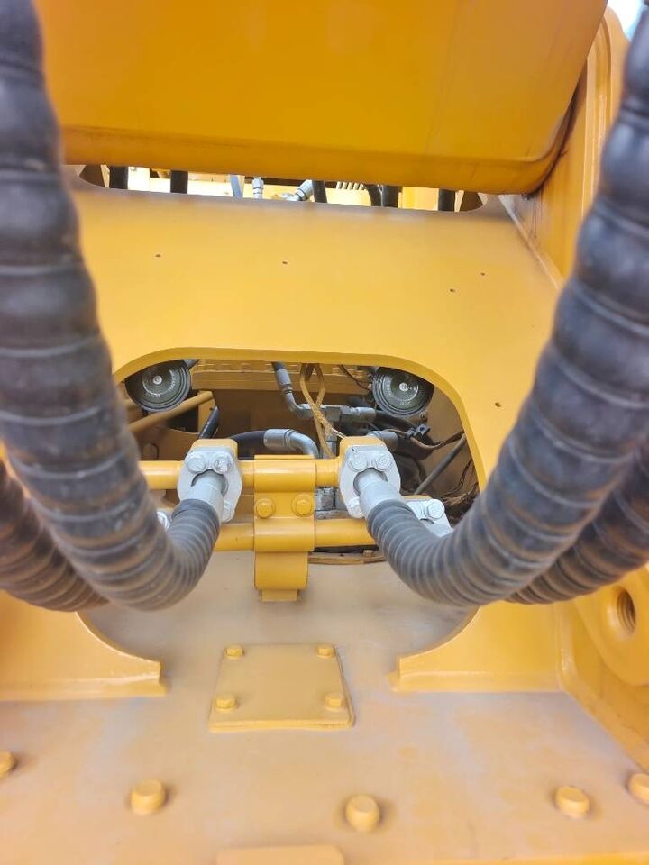 2024 Caterpillar 336 crawler excavator hydraulic hose detail 2024 Caterpillar 336 crawler excavator hydraulic hose detail