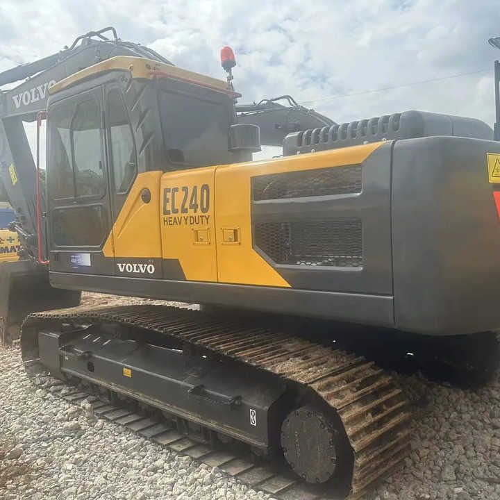 2009 Volvo EC240 crawler excavator, side view 2009 Volvo EC240 crawler excavator, side view