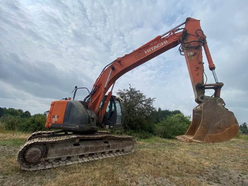 2012 Hitachi ZX225USLC-3 crawler excavator, side view
