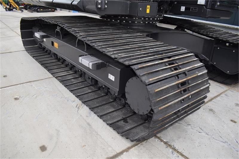 2025 XCMG XE215EV crawler excavator undercarriage view 2025 XCMG XE215EV crawler excavator undercarriage view