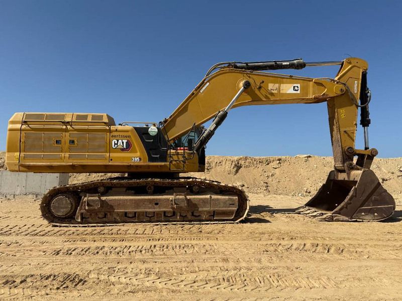 2022 Caterpillar 395 crawler excavator, side profile view 2022 Caterpillar 395 crawler excavator, side profile view