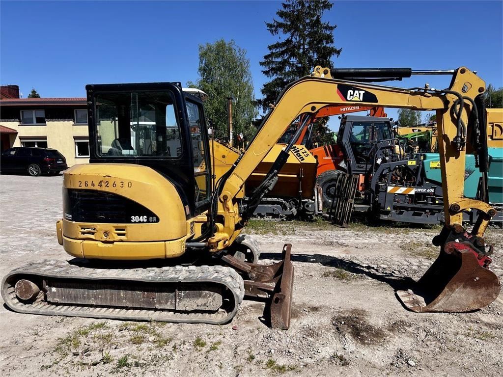 2007 Caterpillar 304CCR mini excavator, side view 2007 Caterpillar 304CCR mini excavator, side view