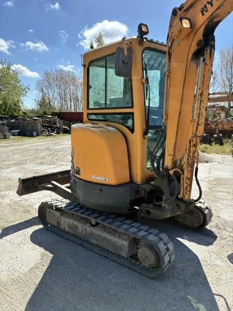 2011 Hyundai R27Z-9 Robex mini excavator, side view 2011 Hyundai R27Z-9 Robex mini excavator, side view