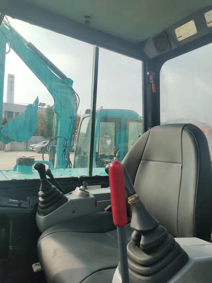 2020 Kobelco SK60-8 mini excavator interior view 2020 Kobelco SK60-8 mini excavator interior view